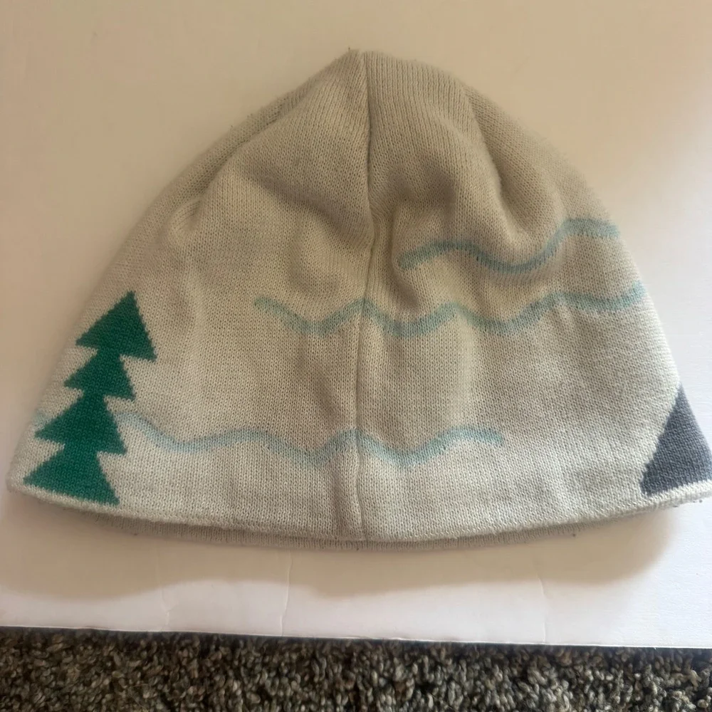 Patagonia Kids Powder Town Beanie Bear Tree Knit Hat White STY66055 FA18